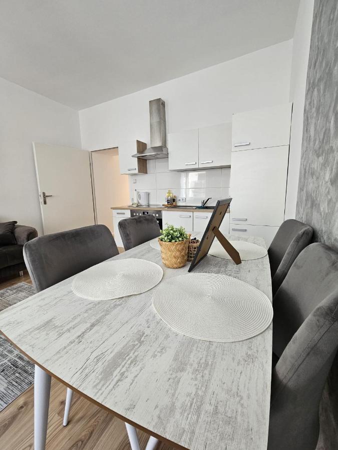 Apartment Hilltoni Suite-10 Min From The Center